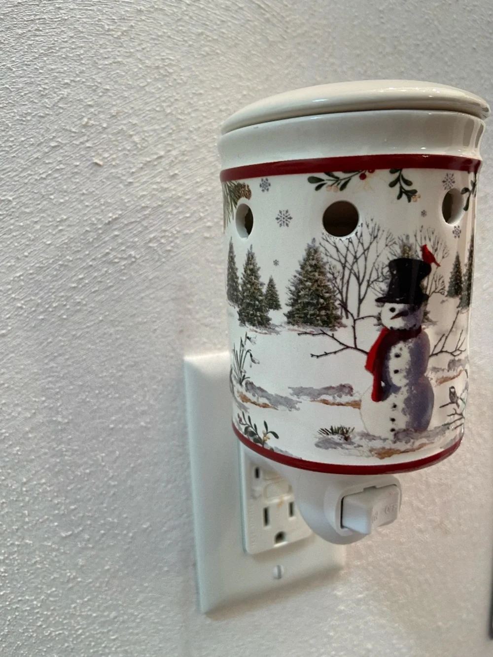 Better Homes & Gardens Wax Warmer Holiday Winter Forest Snowman Swivel Wall Plug